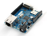 Ein Arduino mit Ethernet- und SD-Schnittstelle für etwa 50 Euro